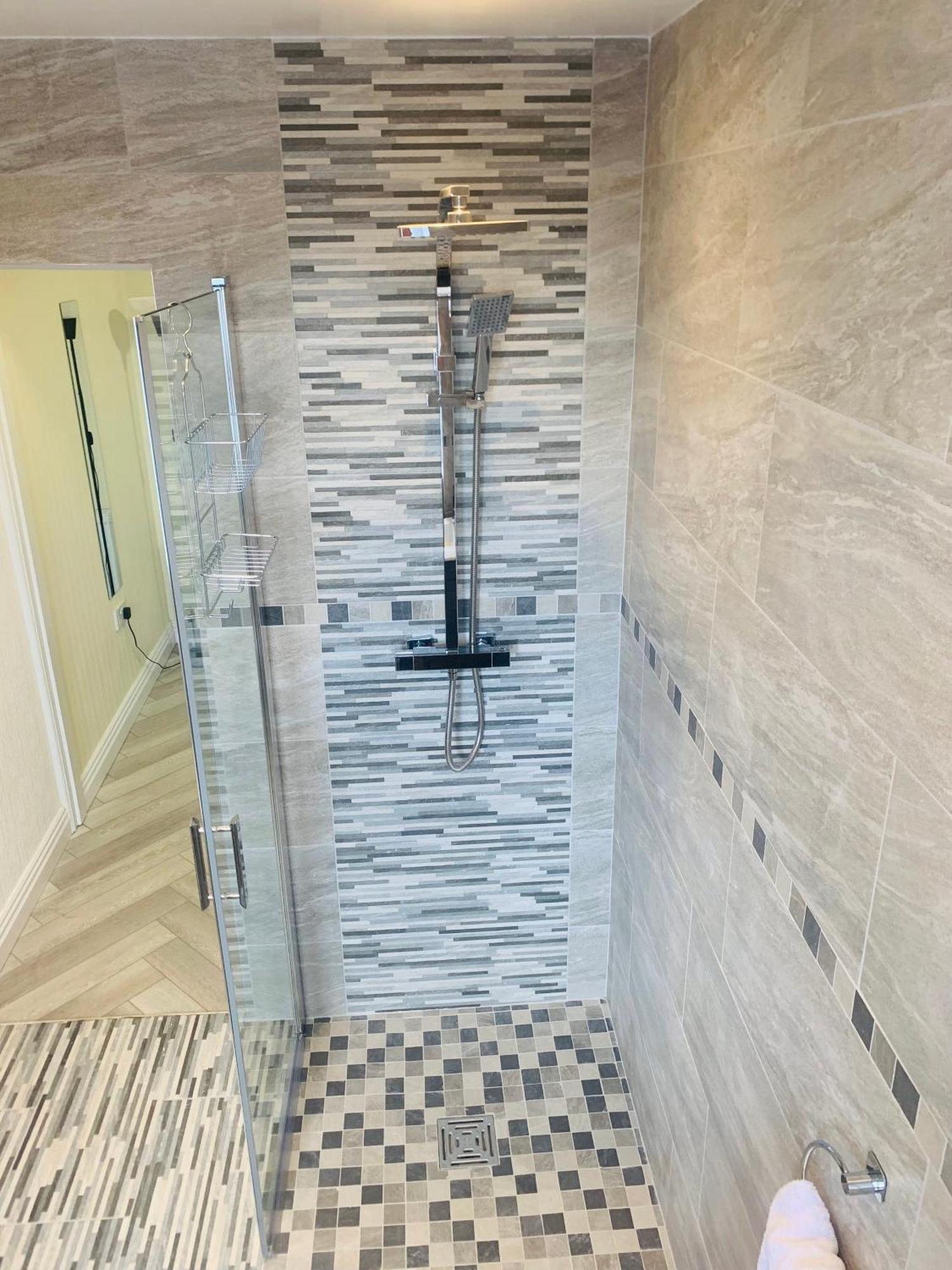 Newly Renovated, Modern 3 Bed Apartment Walmersley Exterior foto